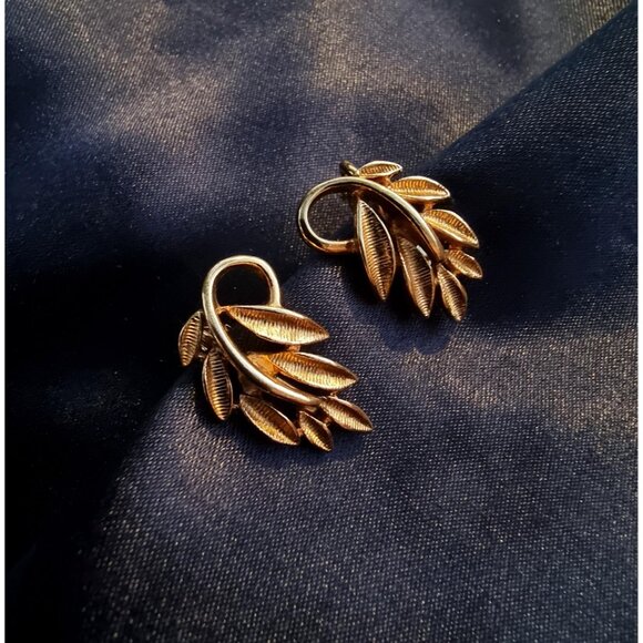 Vintage NAPIER Signed Gold Floral Leaves Leaf Branch Earrings - Picture 4 of 8